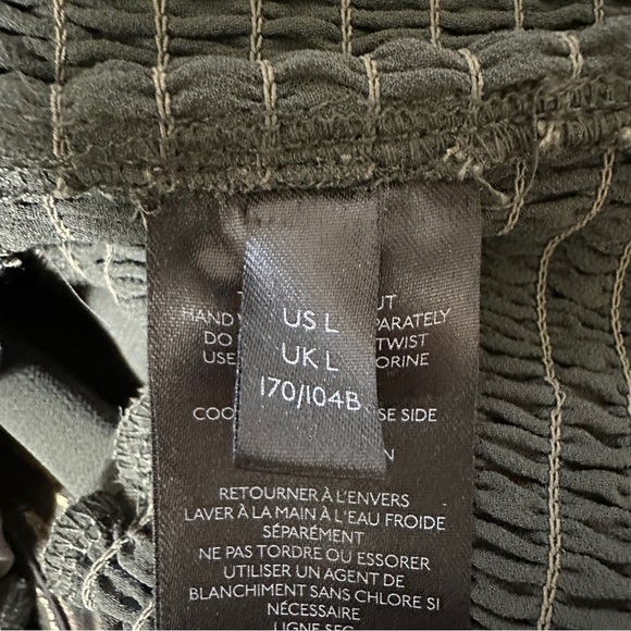 By Anthropologie Sleeveless Metallic Ruffle Smocked Hem V Neck Top Green Large - Picture 7 of 10